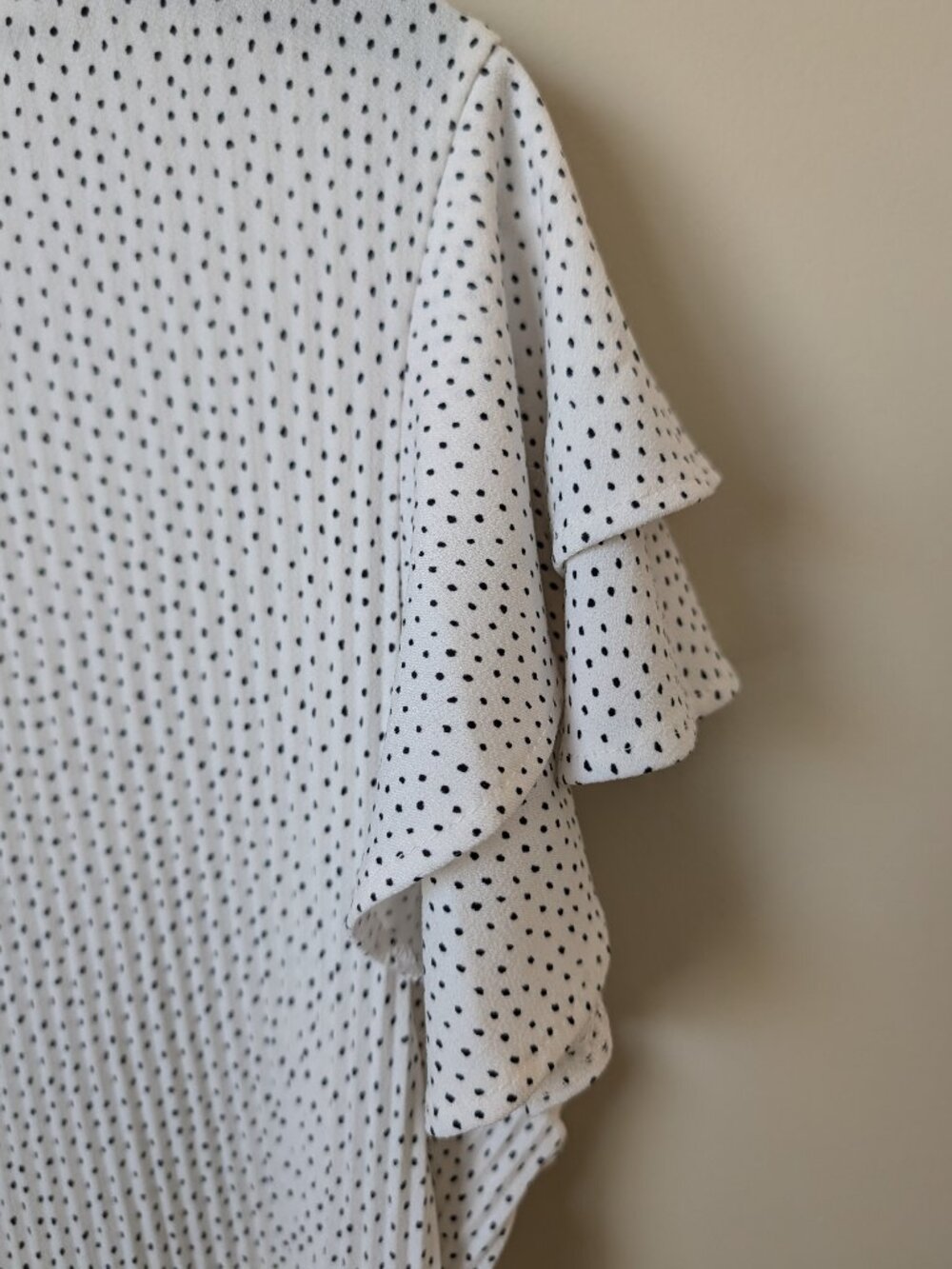 Adrianna Papell White Polka Dot Blouse Size L | Ruffle Sleeve Scoop Neck Top - Picture 3 of 6